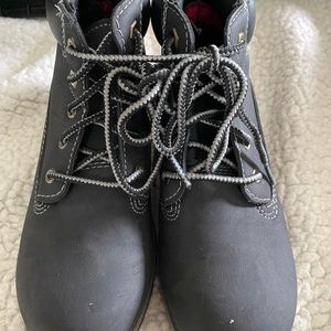 Wonder Nation hiking boots size 2Y